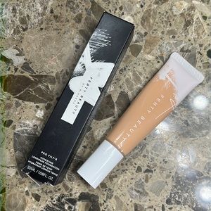 Fenty Beauty PRO FILT’R - 220